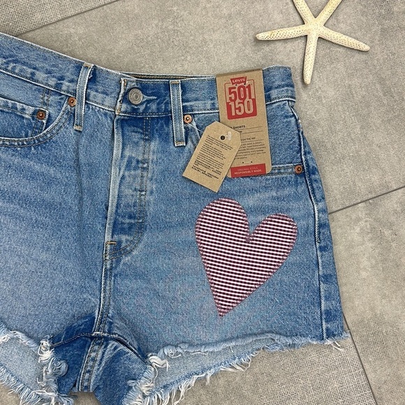 🔆LEVI’S🔆 501 150 year anniversary heart shorts Limited, edition collectors - Picture 6 of 13